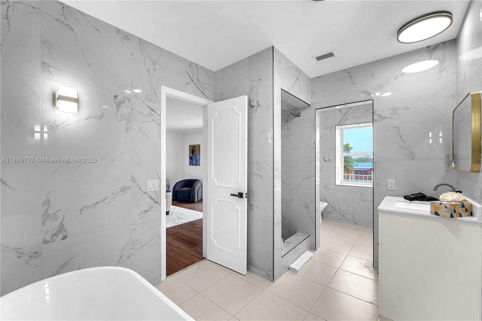 4440 NE 23rd Ave Lighthouse Point, FL 33064