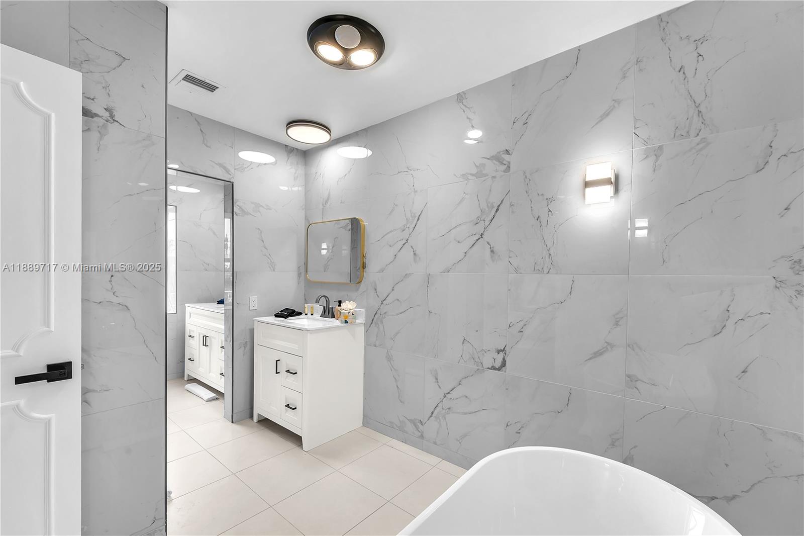 4440 NE 23rd Ave Lighthouse Point, FL 33064