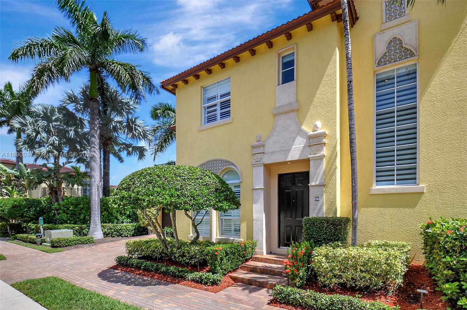 67 Via Poinciana St #67