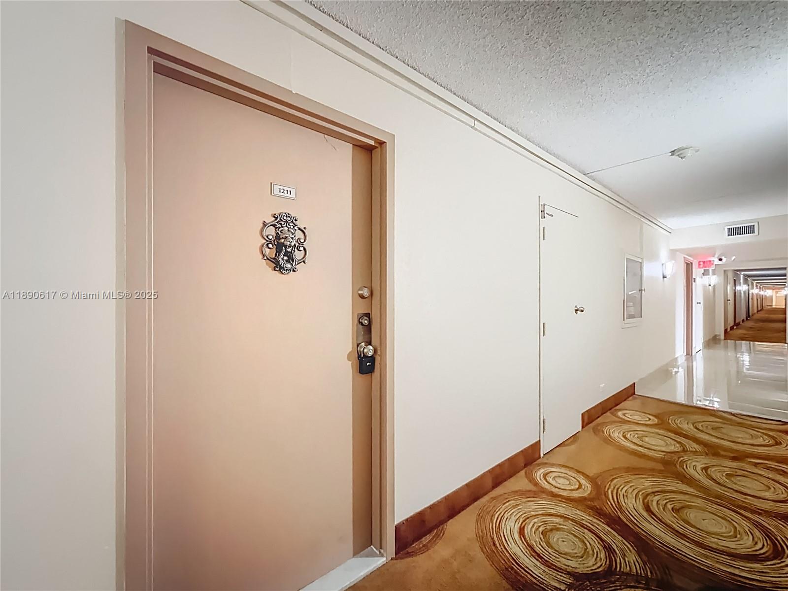 image Winston Towers 1009