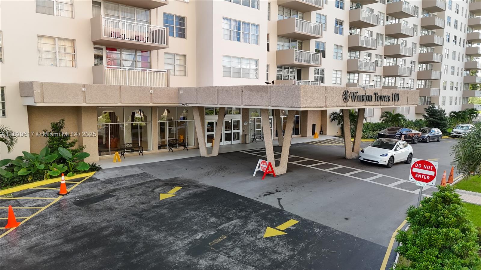 image Winston Towers 1007