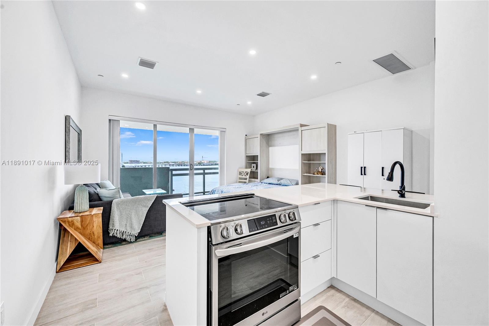 1500 W Bay Rd #1536S Miami Beach, FL 33139 1500 W Bay Rd #1536S Miami Beach, FL 33139