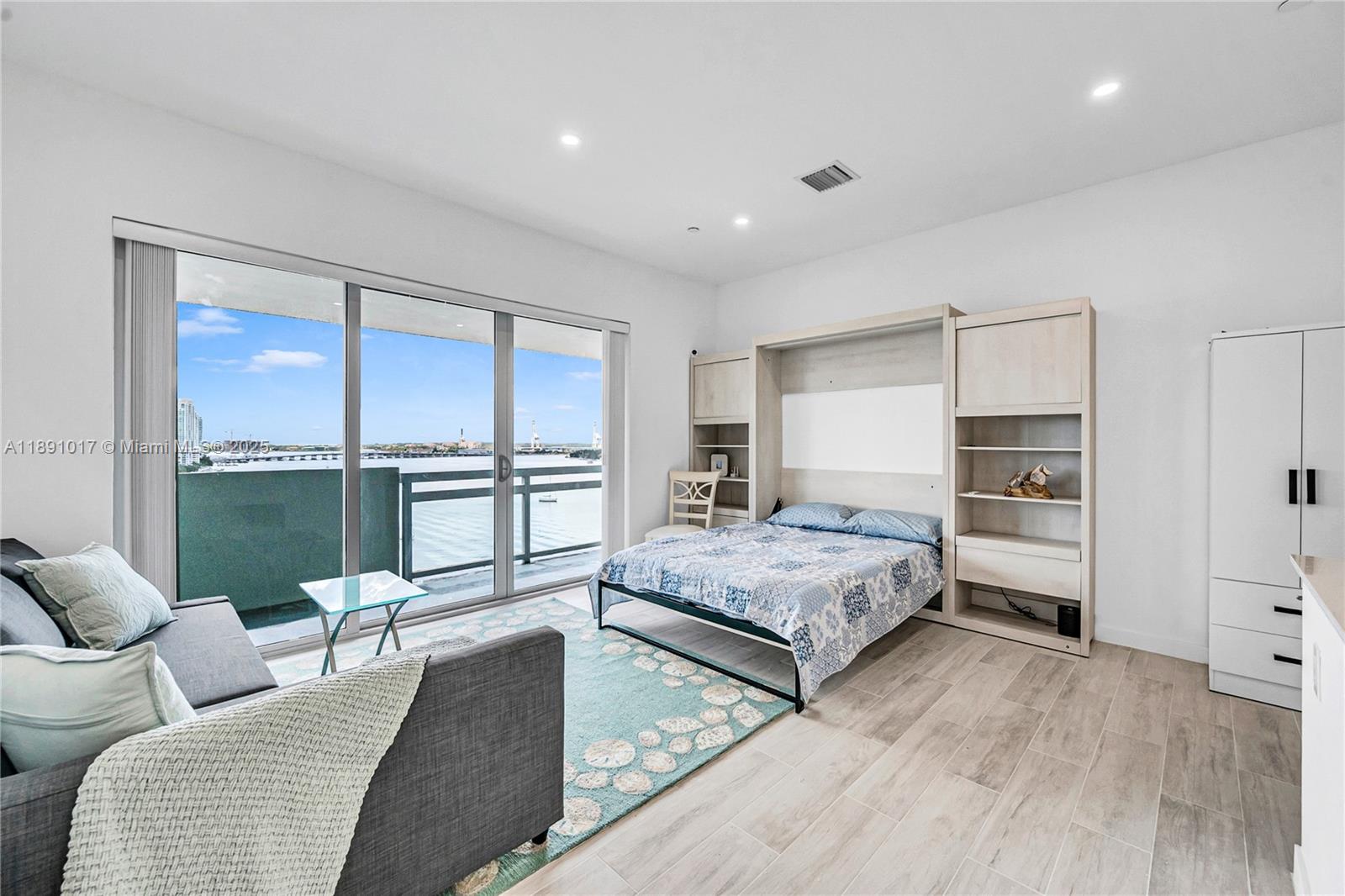 1500 W Bay Rd #1536S Miami Beach, FL 33139 1500 W Bay Rd #1536S Miami Beach, FL 33139