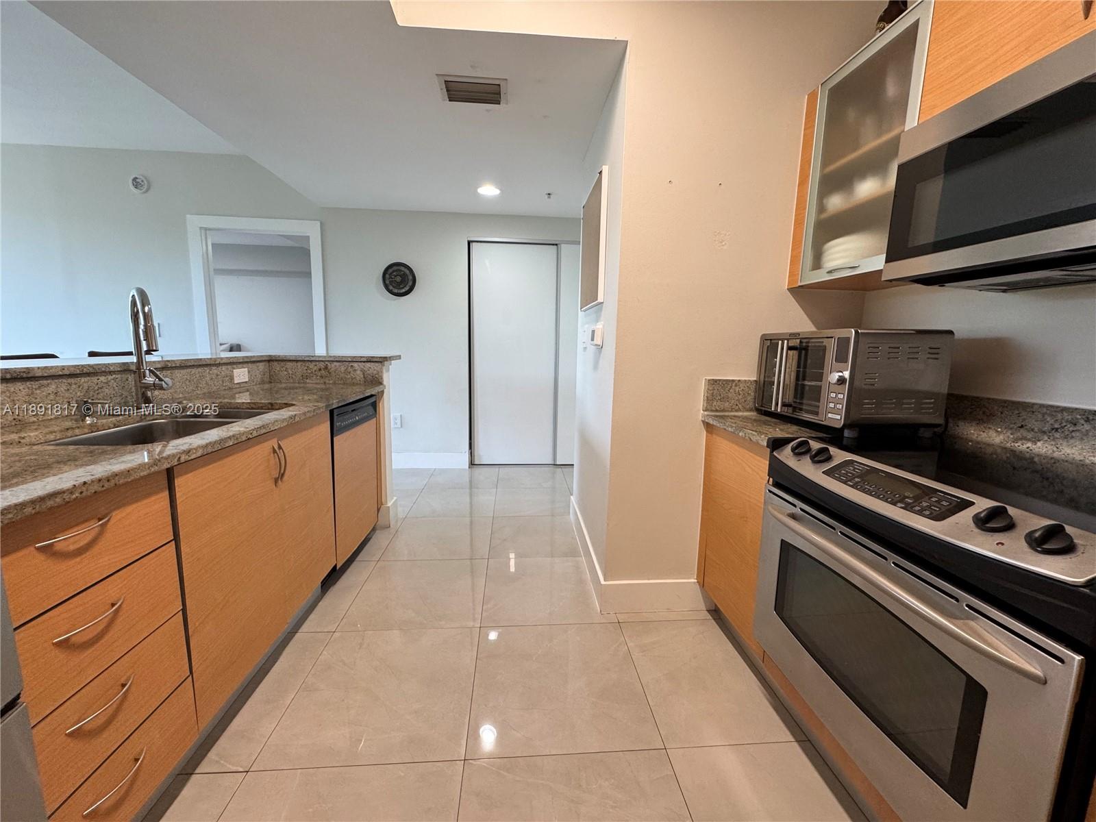 image Venture At Aventura West8