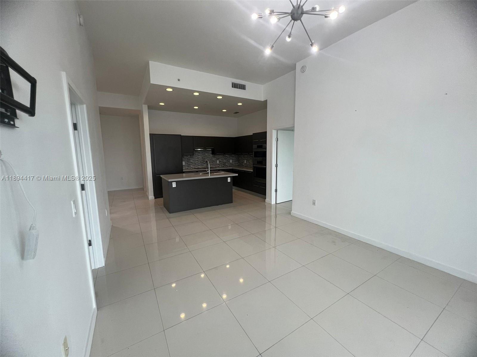 7661 NW 107th Ave #801 Doral, FL 33178