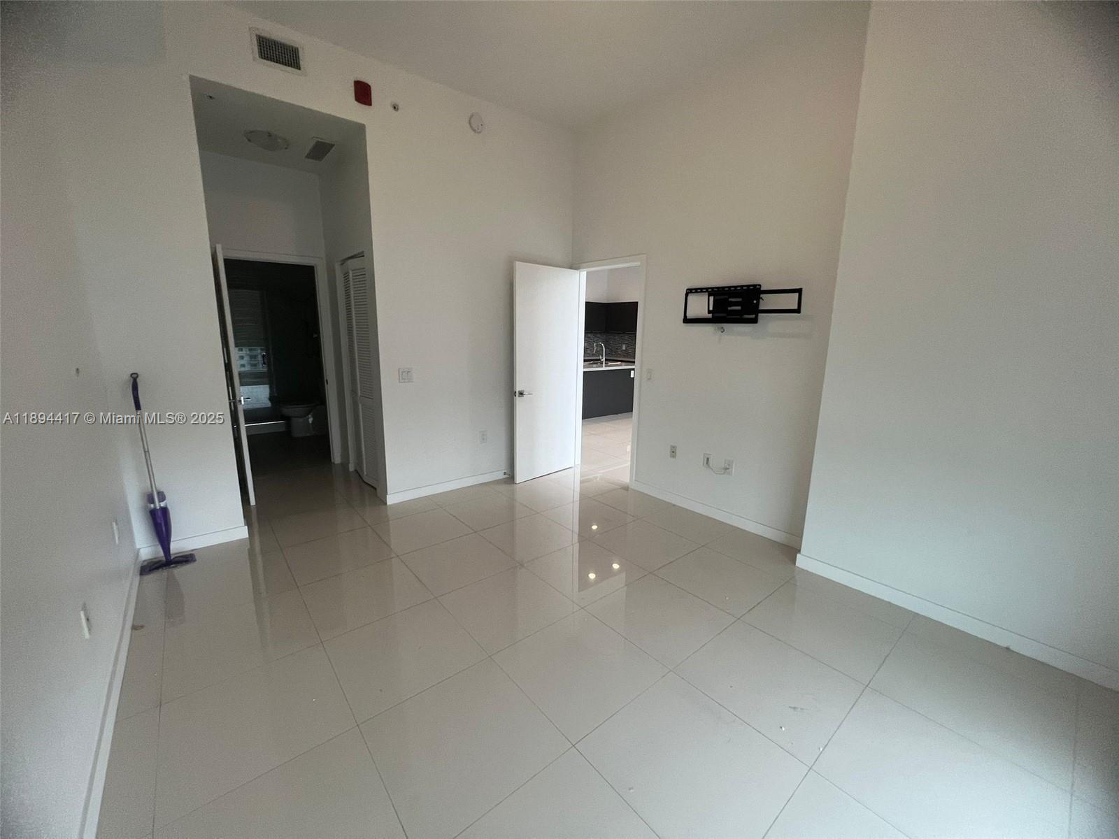 7661 NW 107th Ave #801 Doral, FL 33178