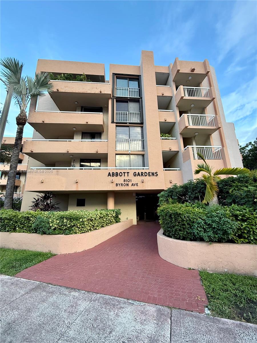 8101 Byron Ave #305