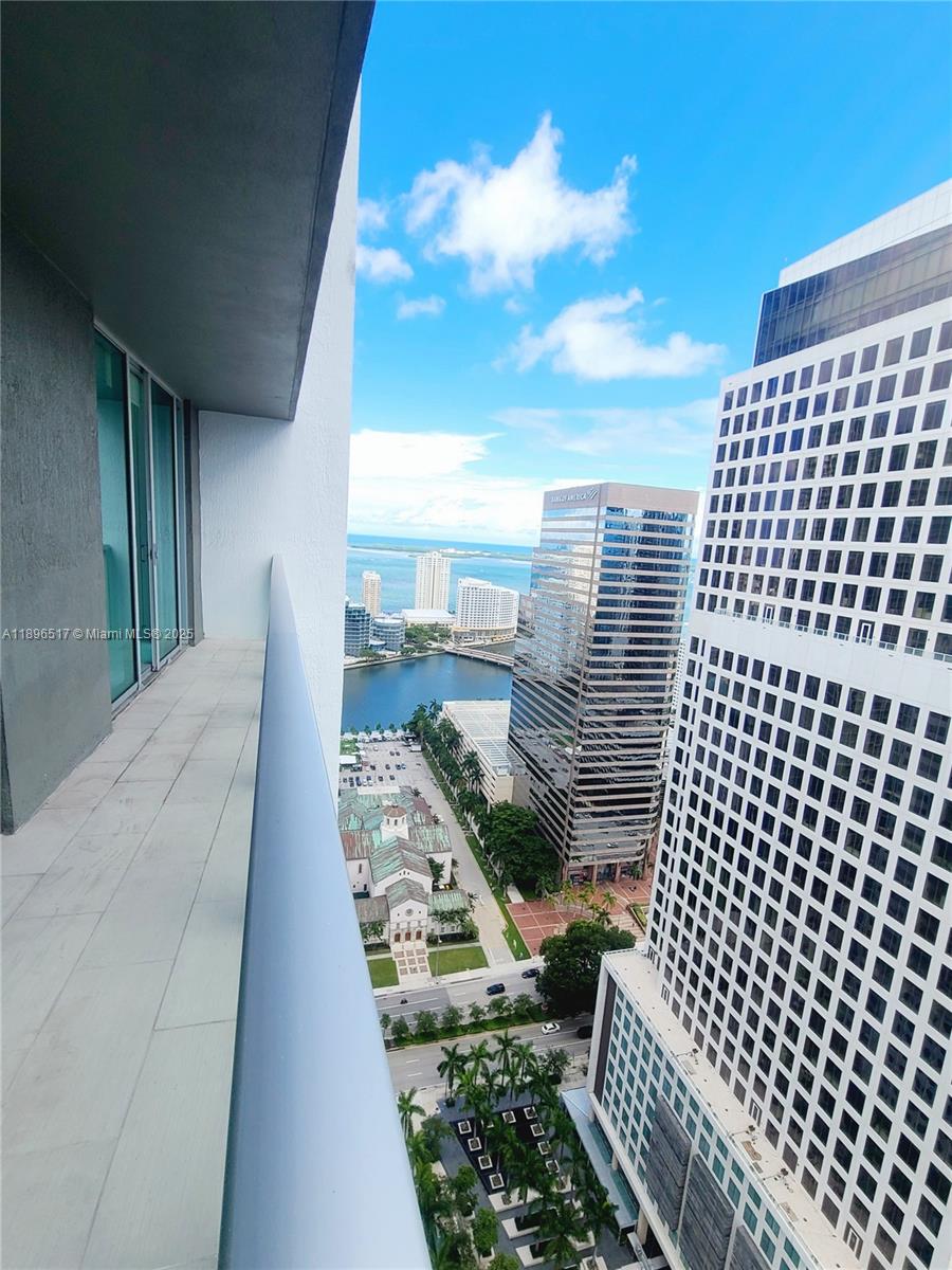 55 SE 6th St #4008