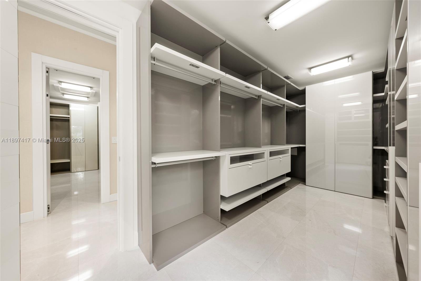 6831 SW 106th St Pinecrest, FL 33156