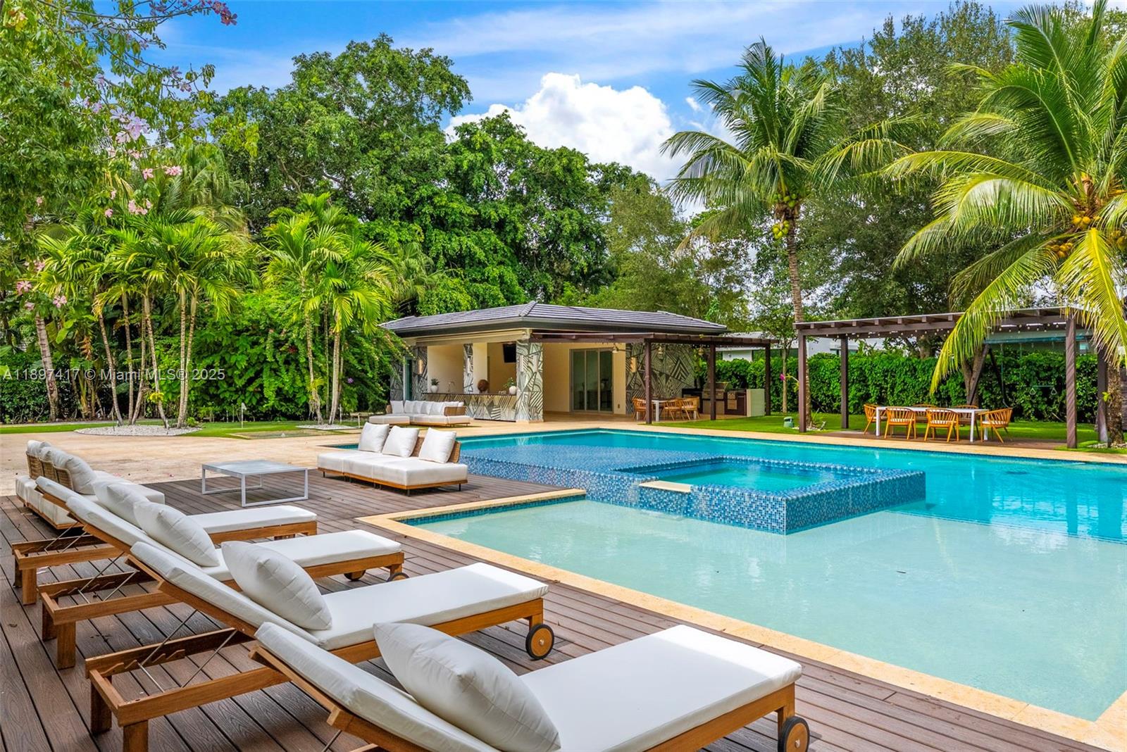 6831 SW 106th St Pinecrest, FL 33156