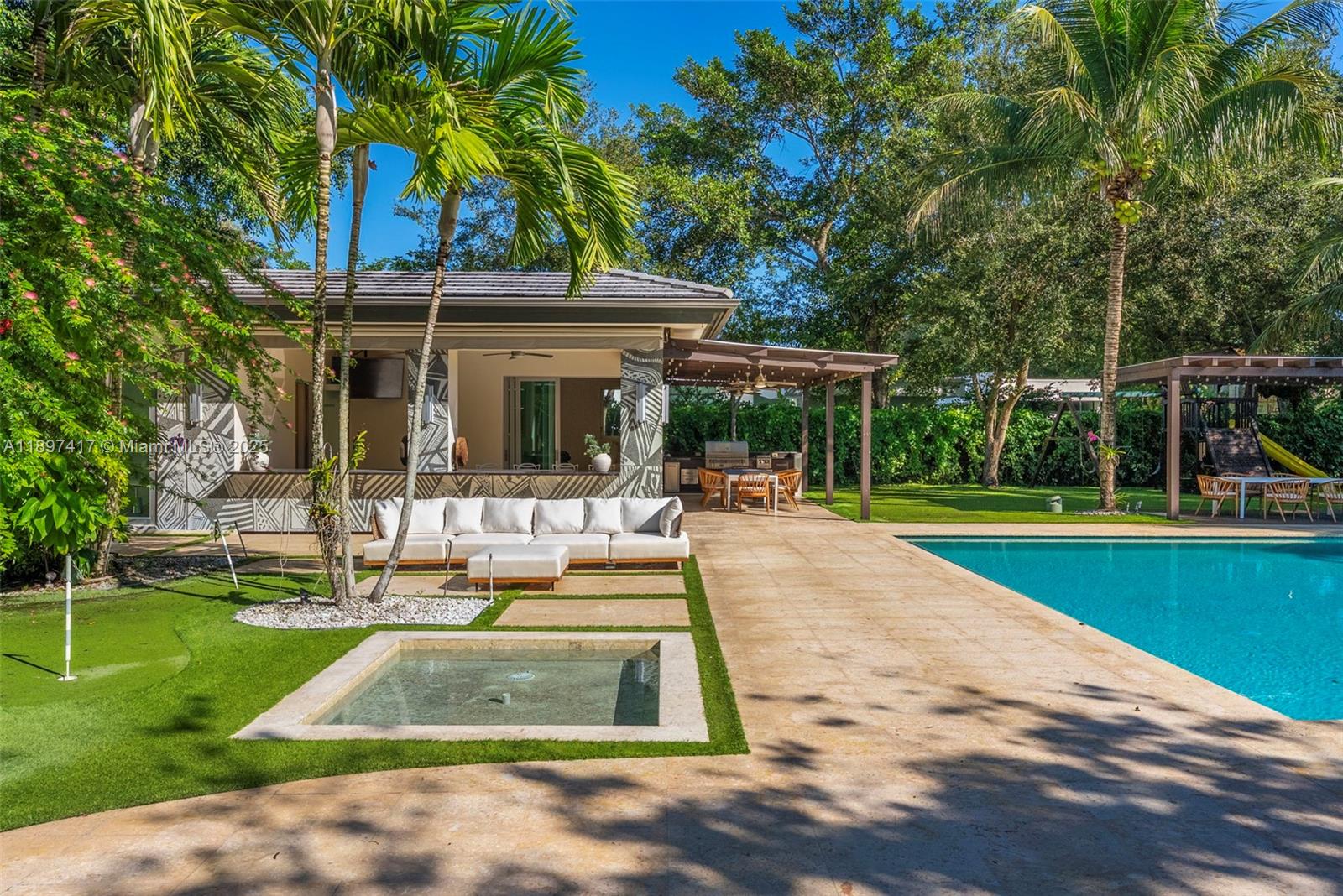 6831 SW 106th St Pinecrest, FL 33156