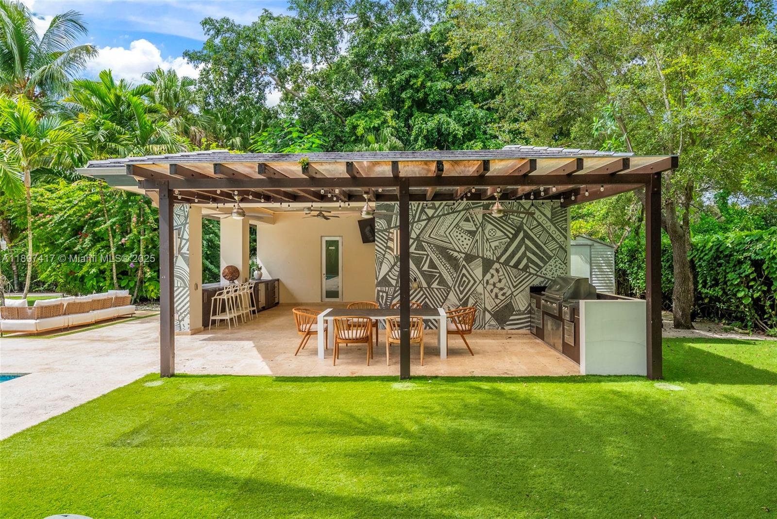 6831 SW 106th St Pinecrest, FL 33156