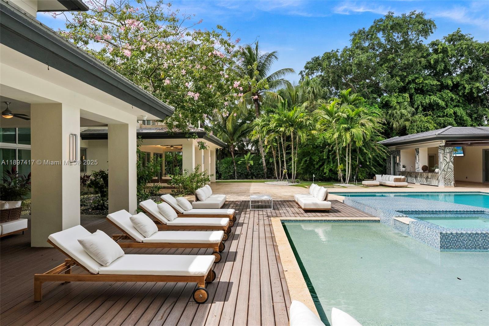 6831 SW 106th St Pinecrest, FL 33156