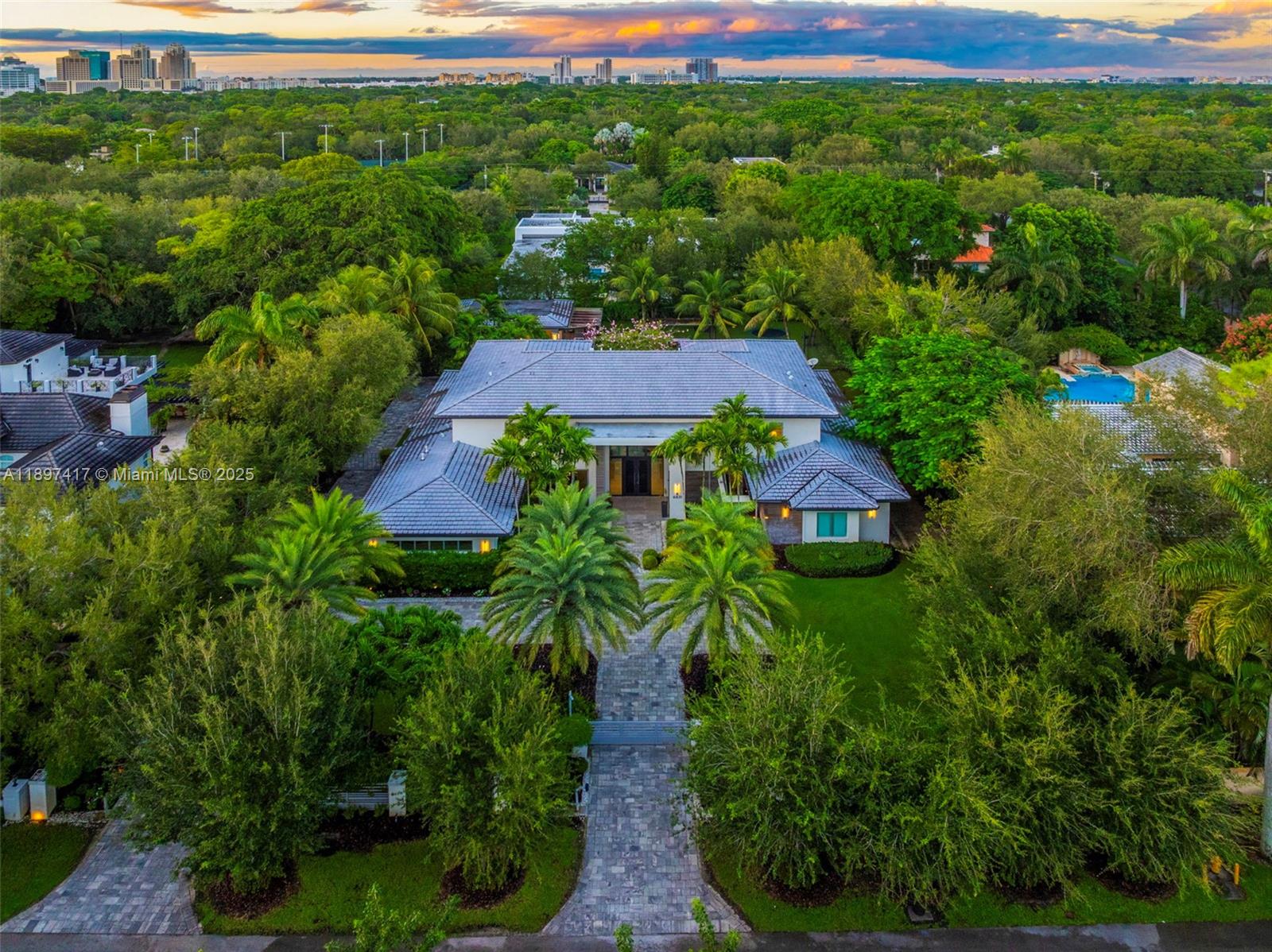 6831 SW 106th St Pinecrest, FL 33156