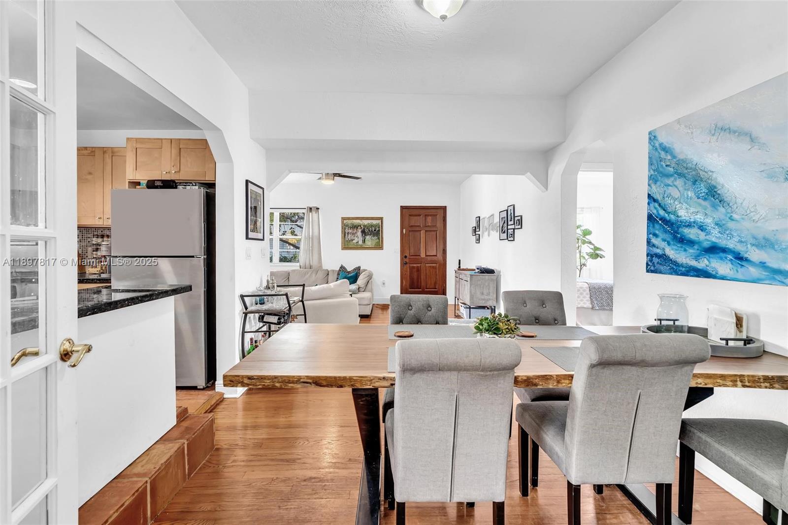 836 W 40th St #1 Miami Beach, FL 33140