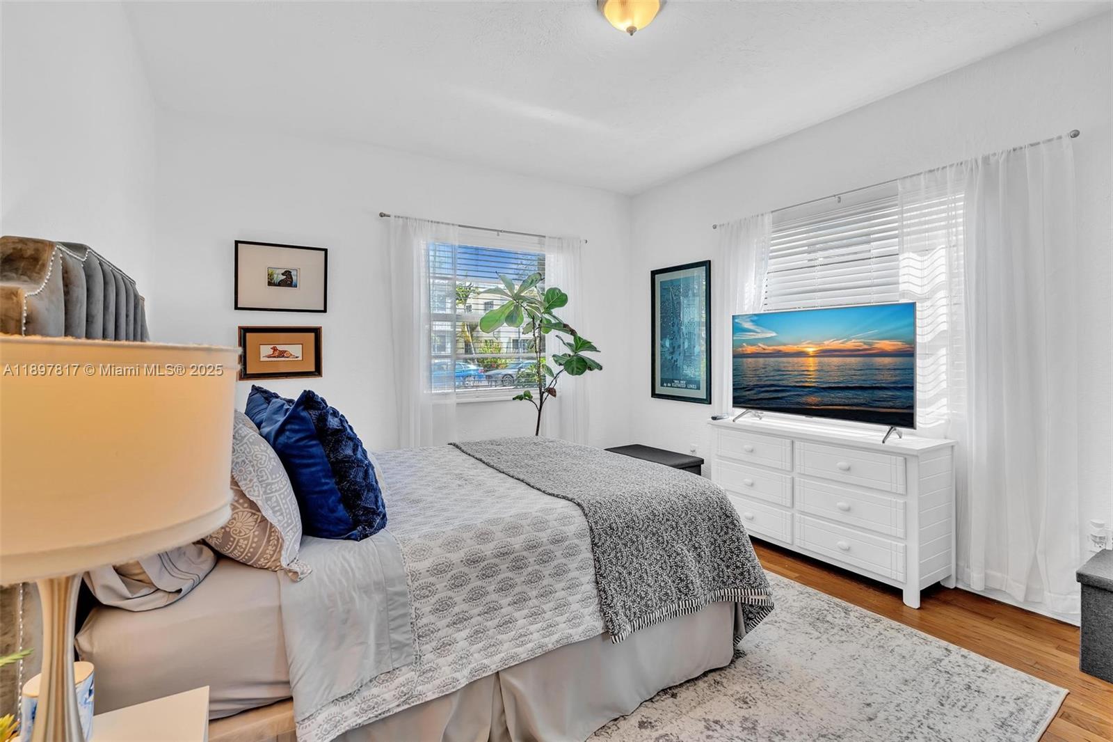 836 W 40th St #1 Miami Beach, FL 33140