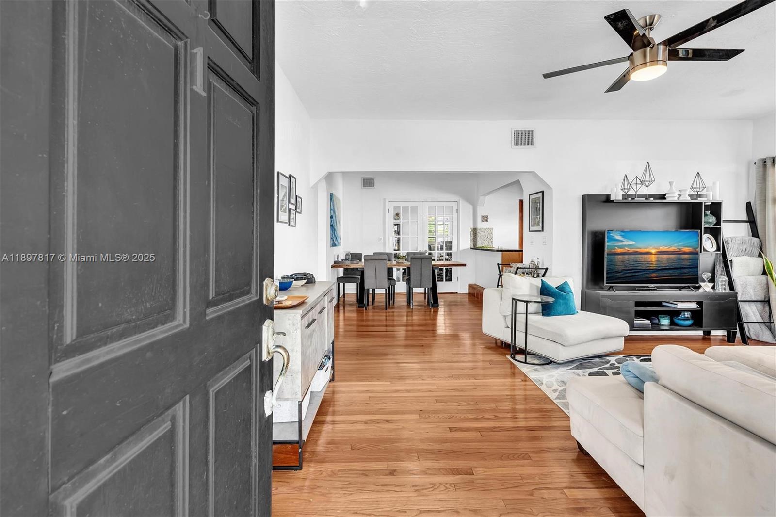 836 W 40th St #1 Miami Beach, FL 33140