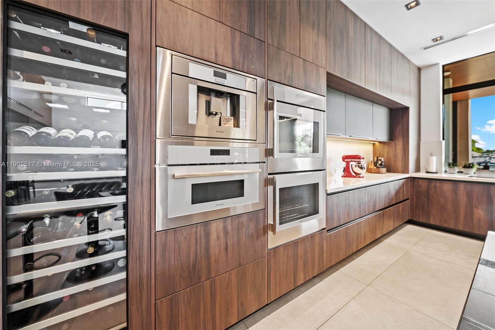 655 Layne Blvd Hallandale Beach, FL 33009