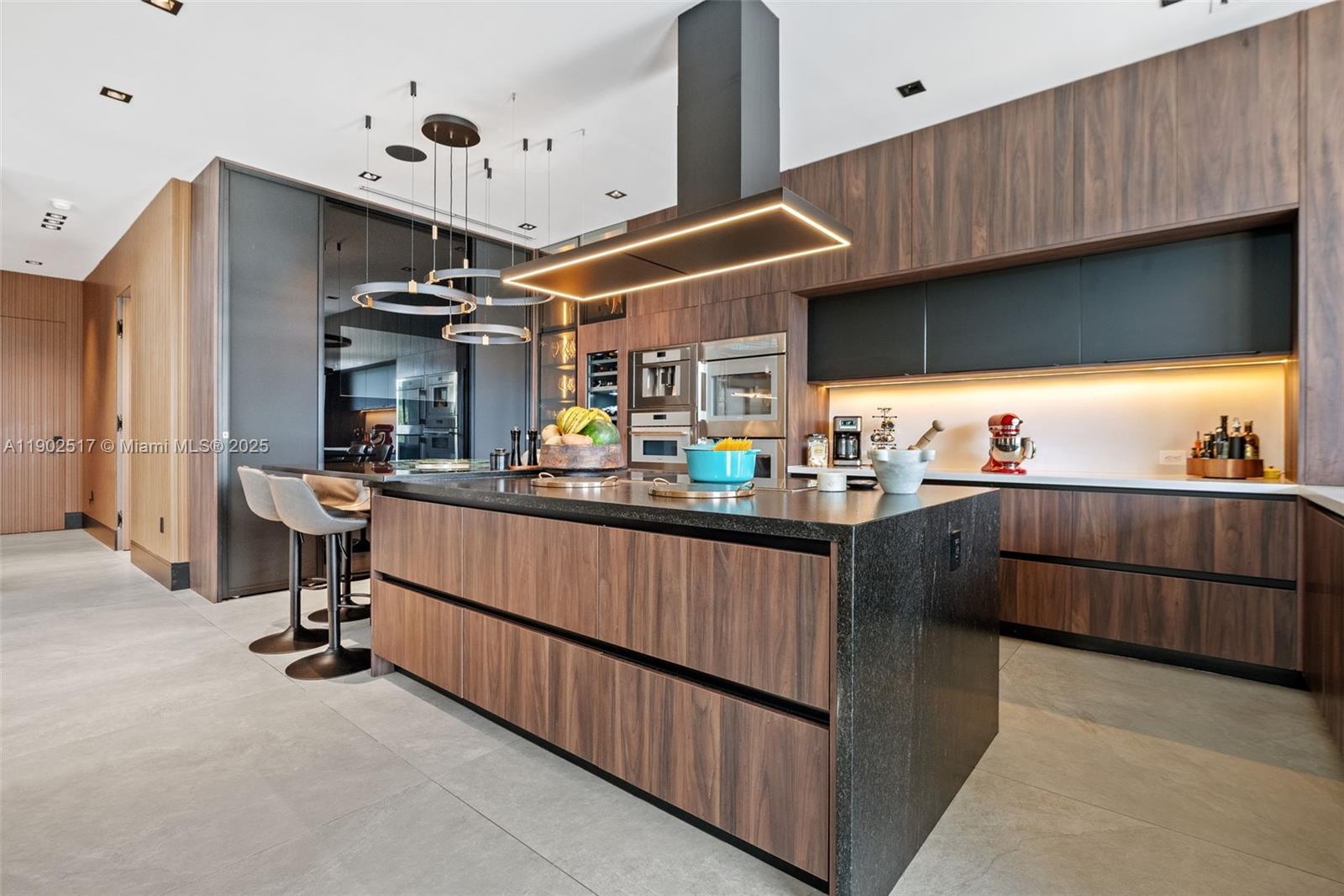 655 Layne Blvd Hallandale Beach, FL 33009