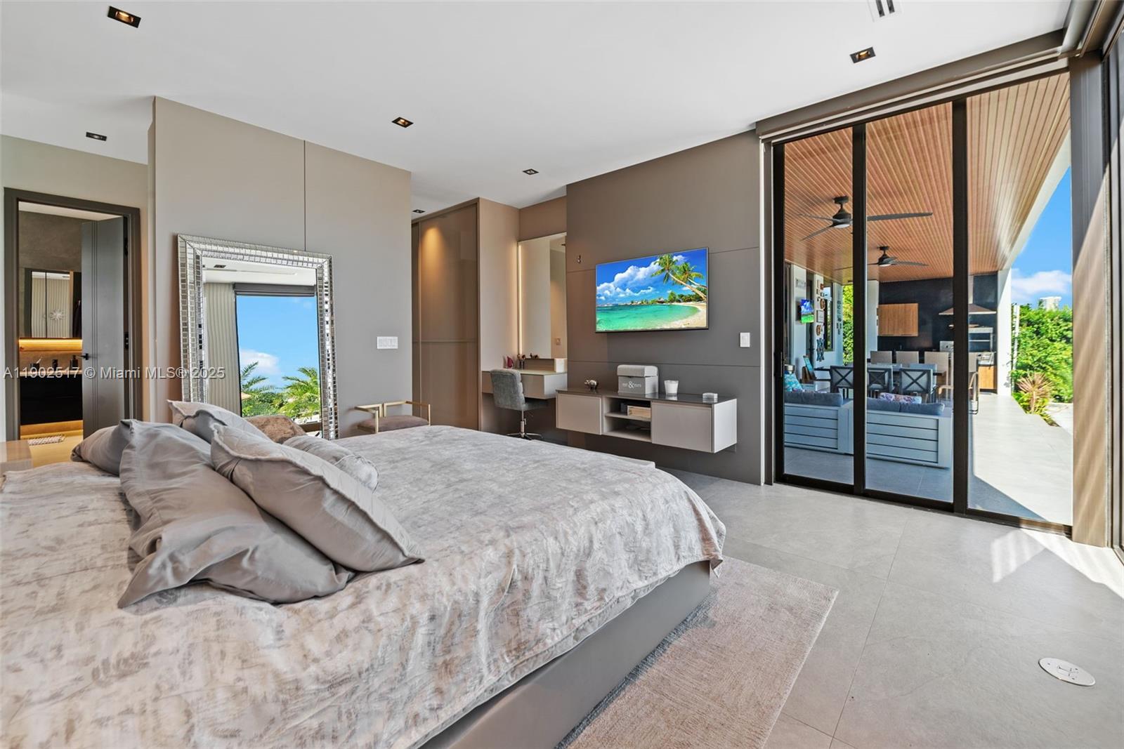 655 Layne Blvd Hallandale Beach, FL 33009