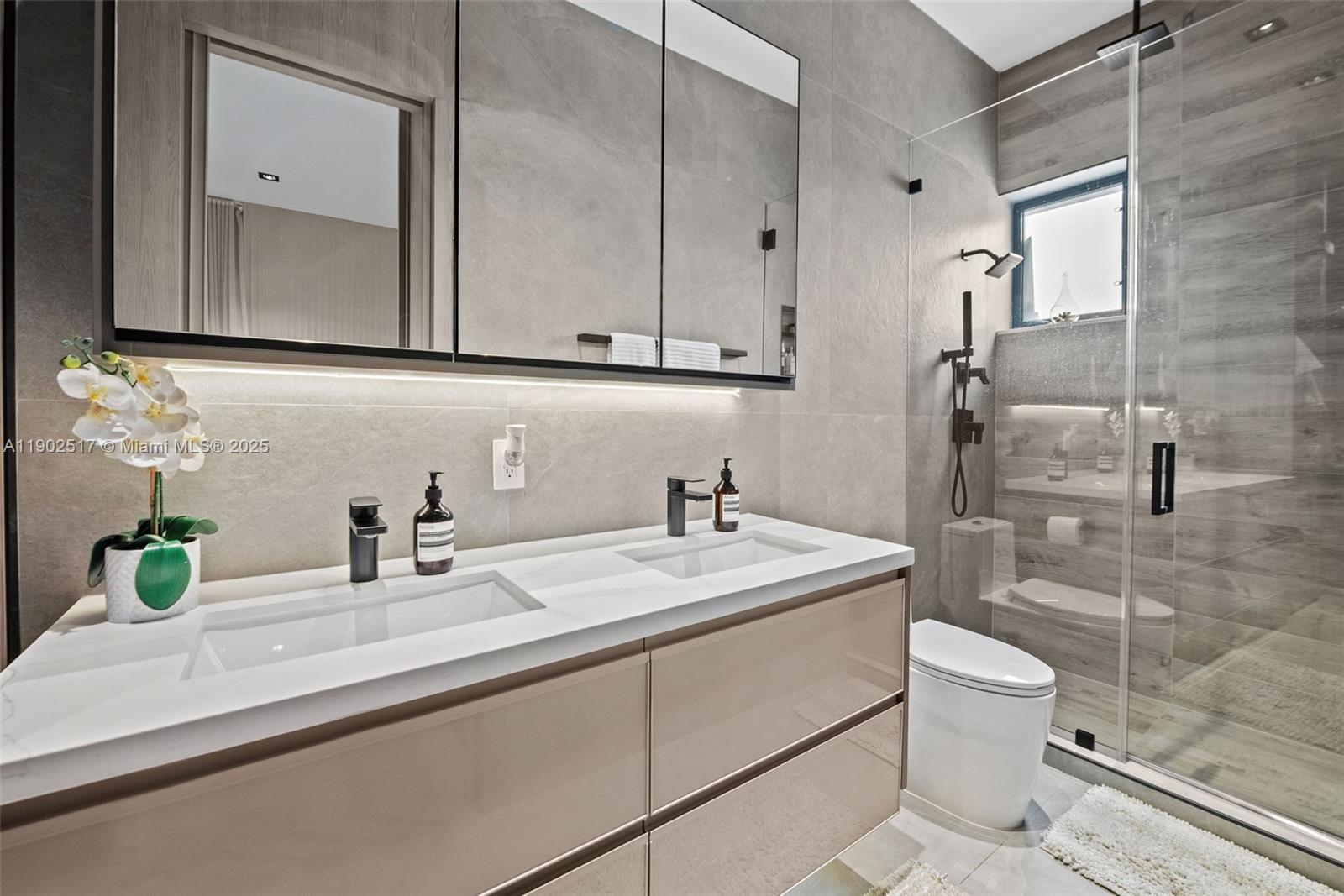 655 Layne Blvd Hallandale Beach, FL 33009