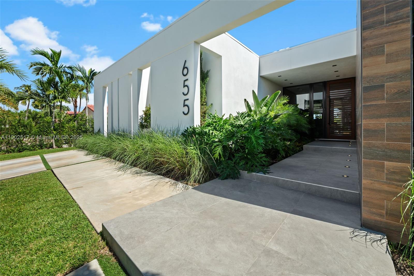 655 Layne Blvd Hallandale Beach, FL 33009