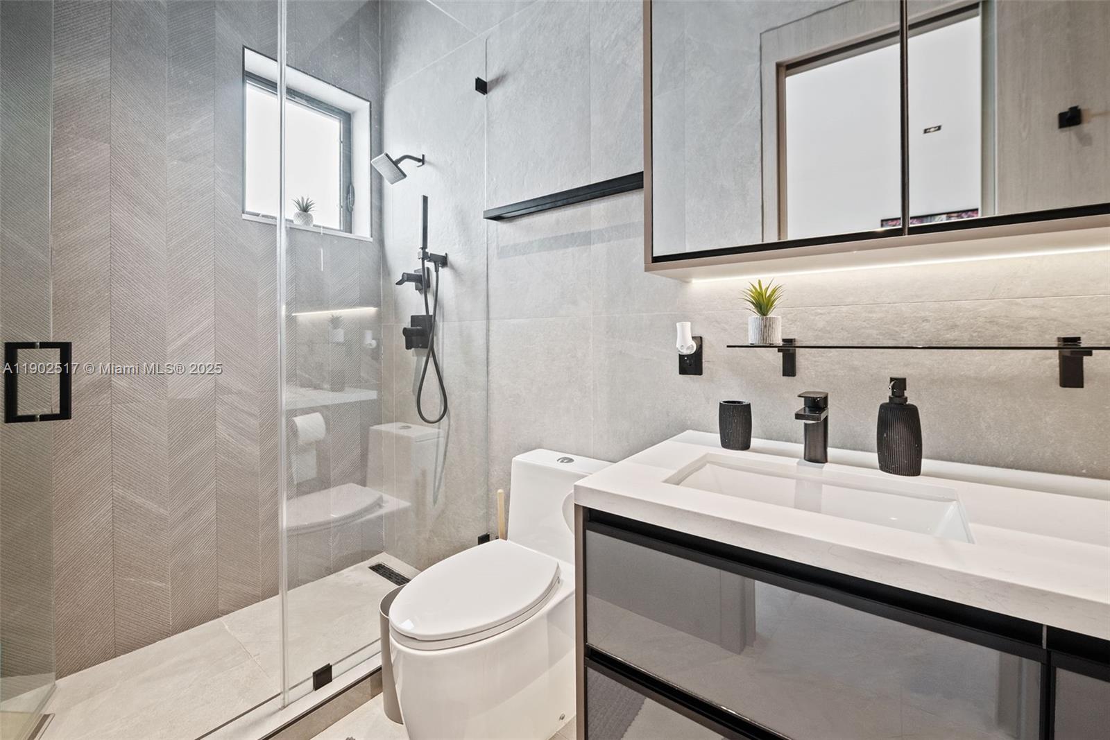 655 Layne Blvd Hallandale Beach, FL 33009