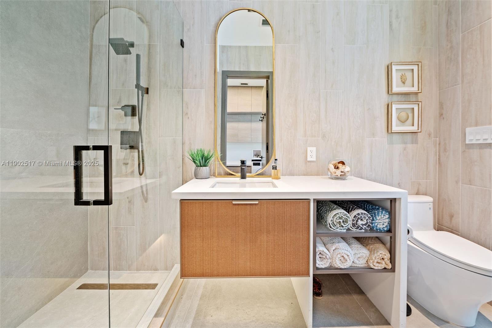 655 Layne Blvd Hallandale Beach, FL 33009