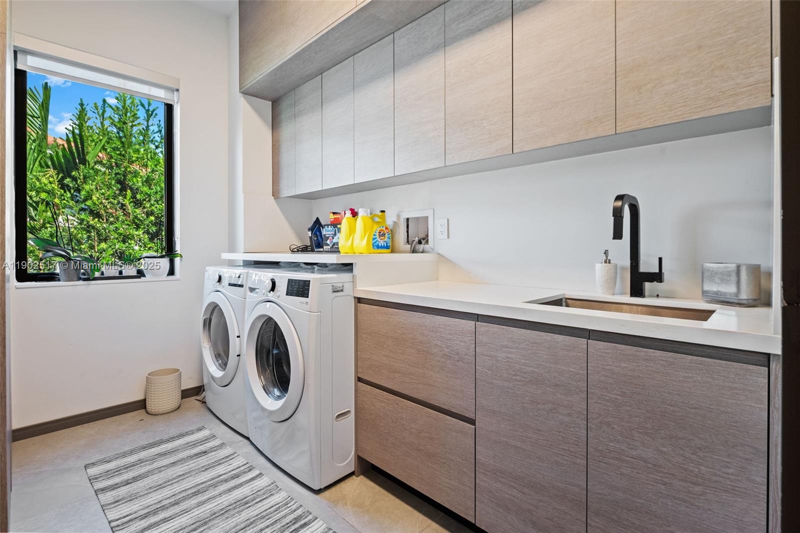 655 Layne Blvd Hallandale Beach, FL 33009