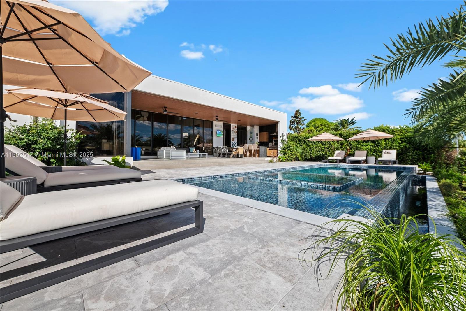 655 Layne Blvd Hallandale Beach, FL 33009