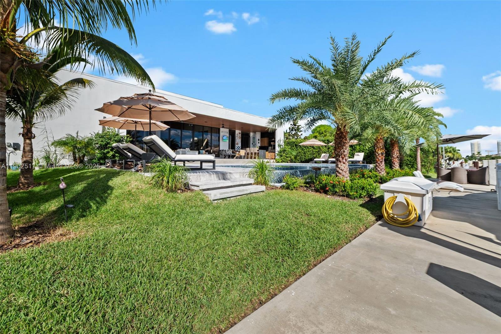 655 Layne Blvd Hallandale Beach, FL 33009