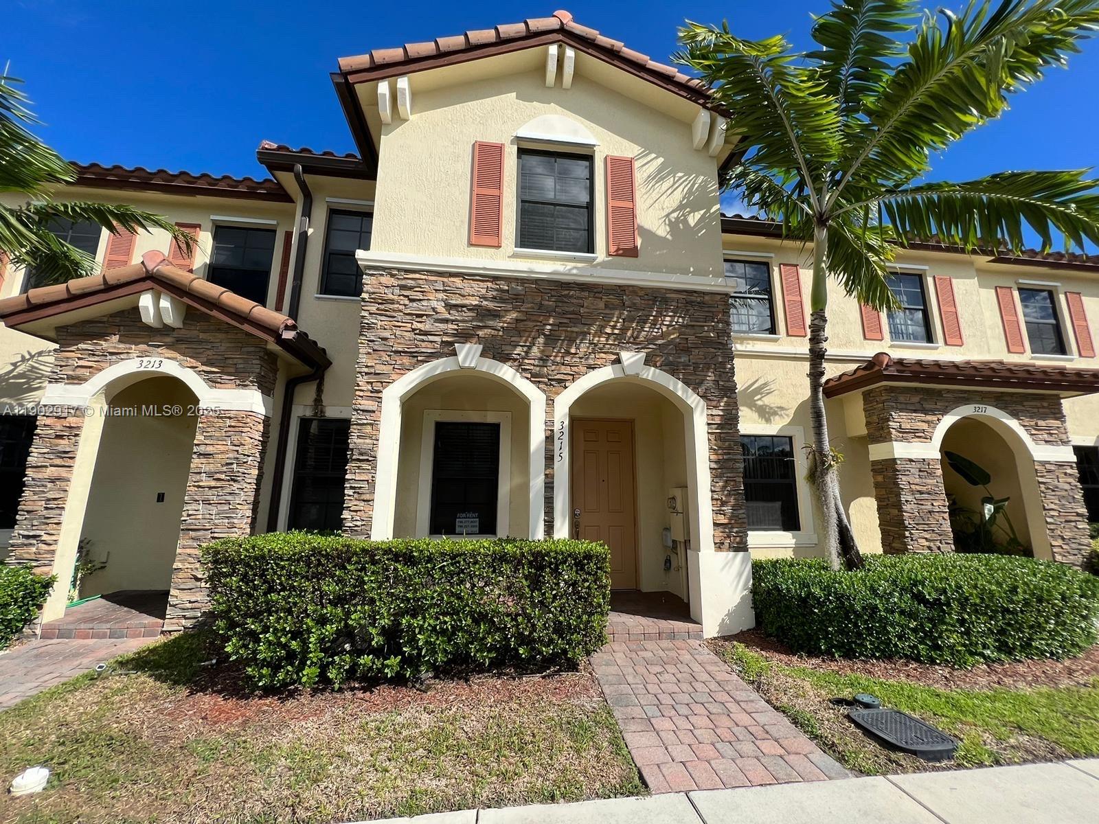 3215 SE 5th St #3215