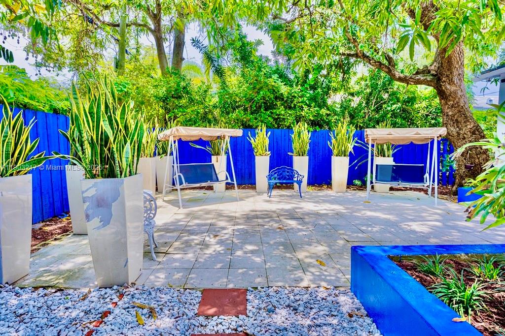 126 NW 33rd St Miami, FL 33127