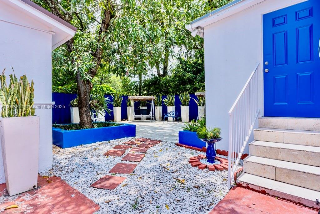 126 NW 33rd St Miami, FL 33127