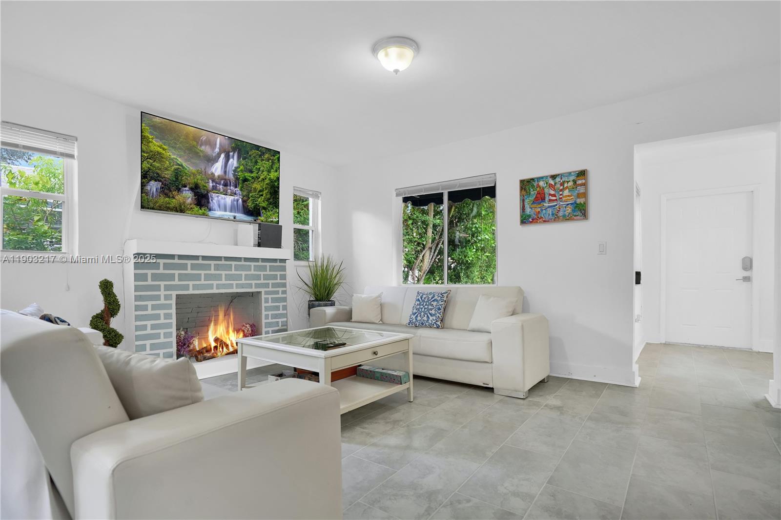 126 NW 33rd St Miami, FL 33127