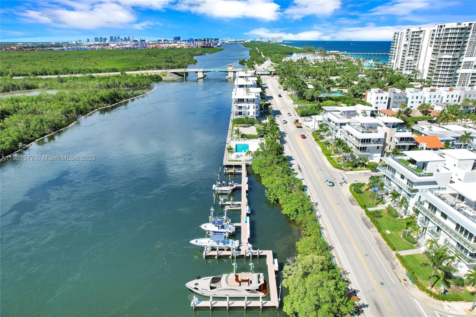 348 Desoto St Hollywood, FL 33019