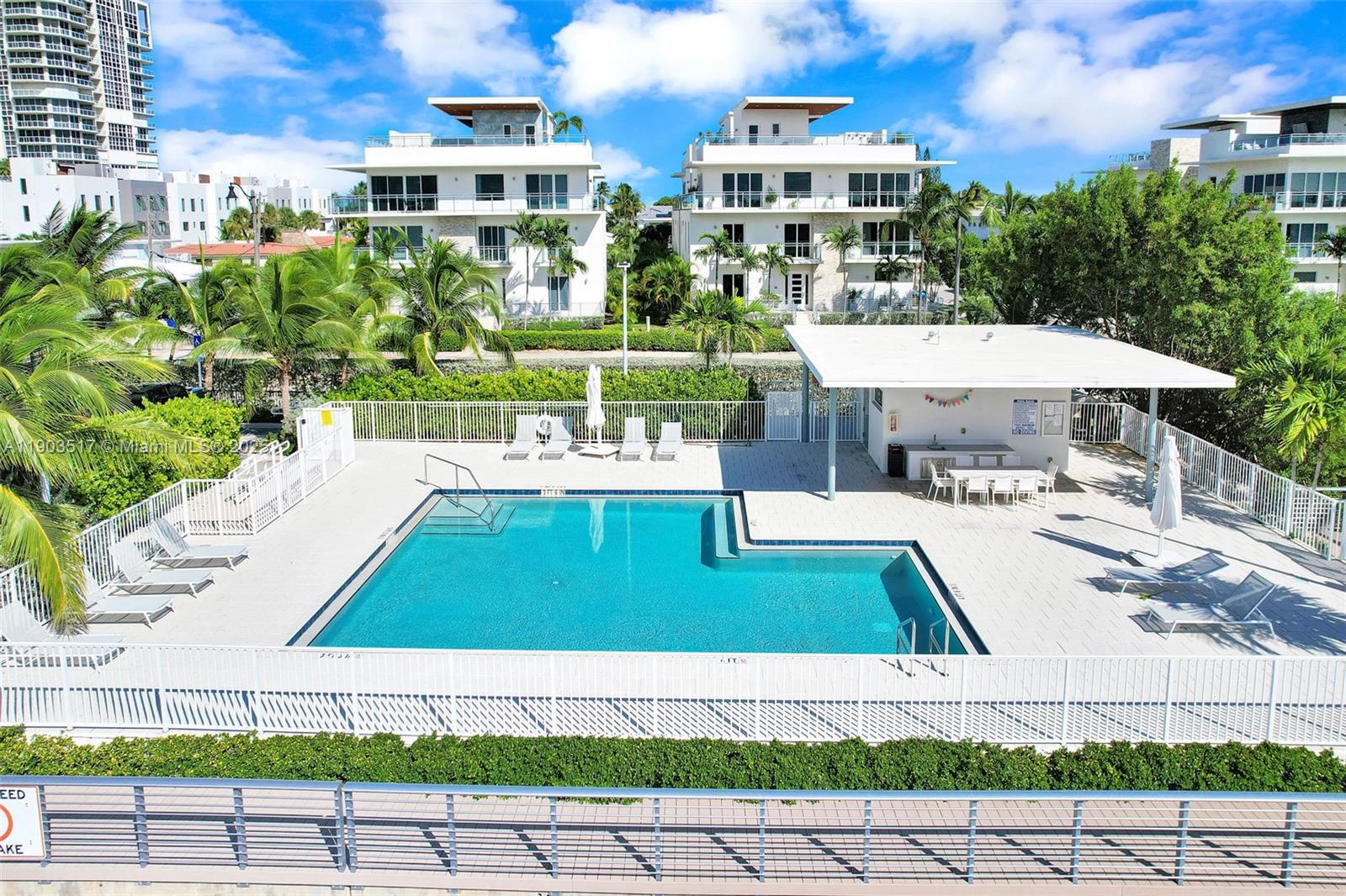 348 Desoto St Hollywood, FL 33019