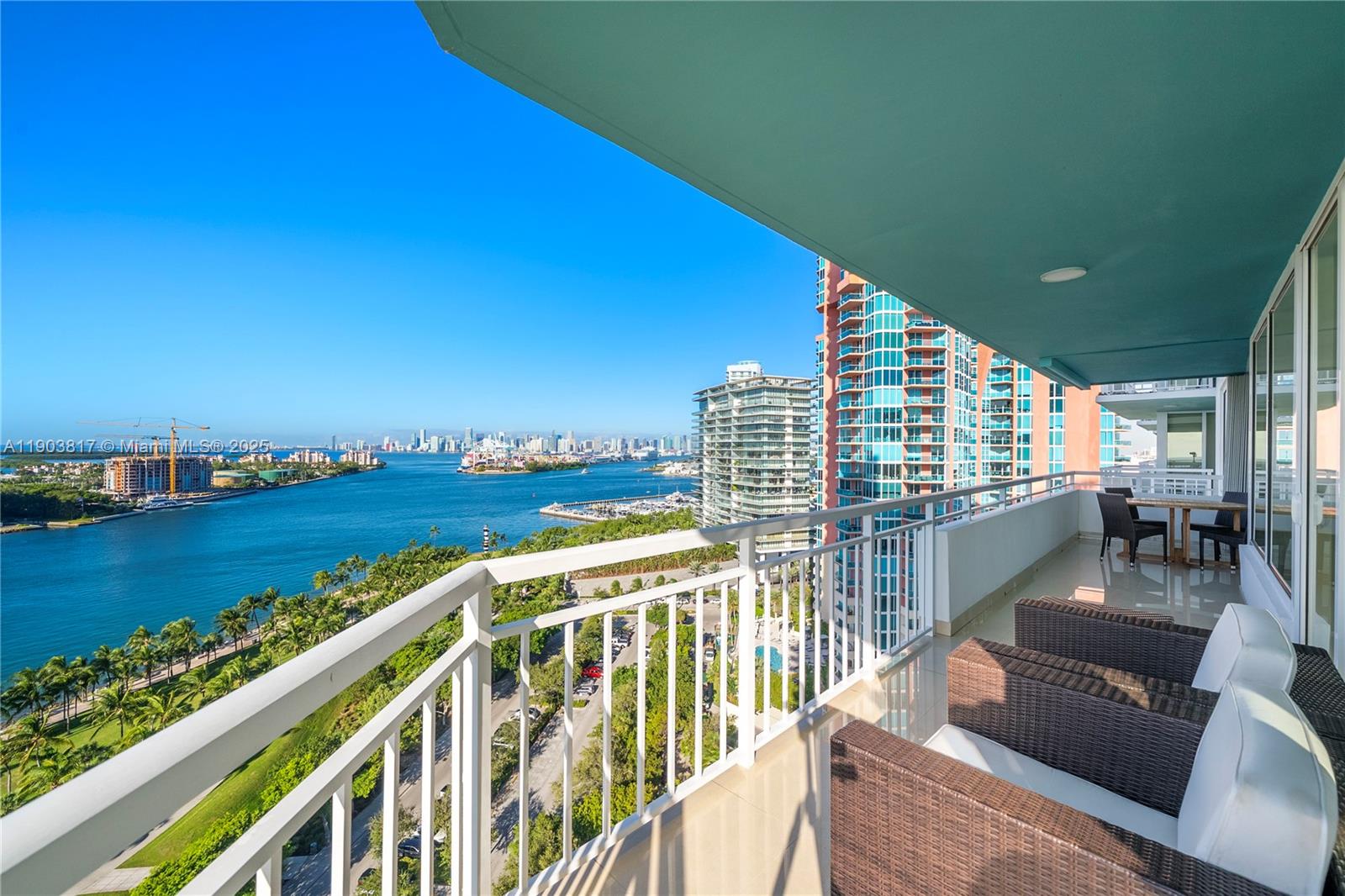 image South Pointe Towers4