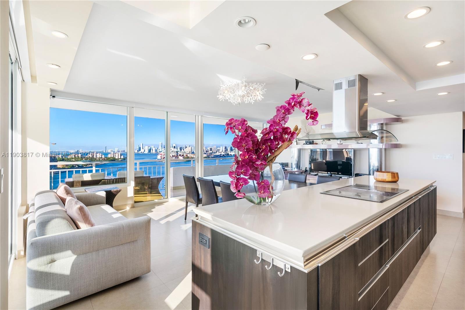 image South Pointe Towers8