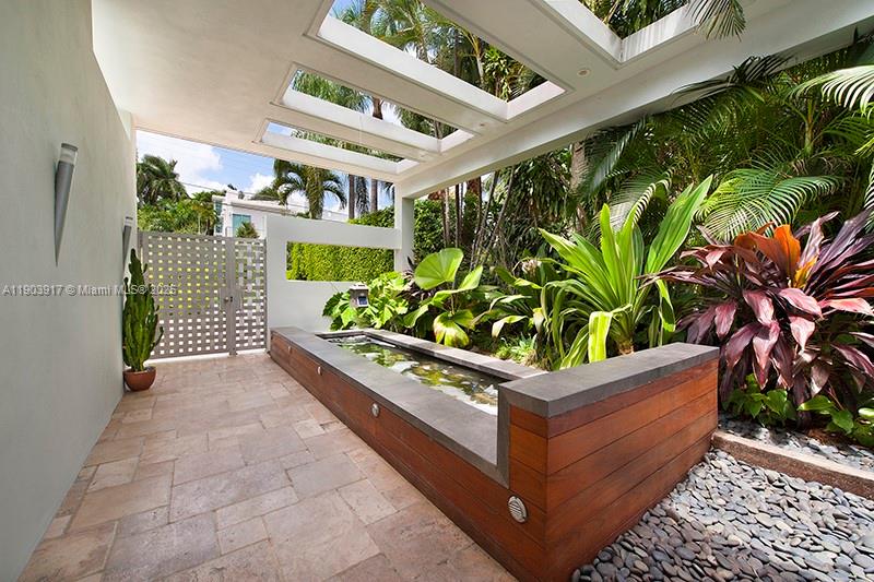 405 E San Marino Dr Miami Beach, FL 33139 405 E San Marino Dr Miami Beach, FL 33139