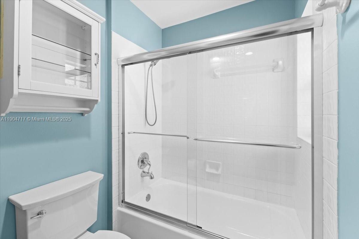 642 Heritage Dr Weston, FL 33326