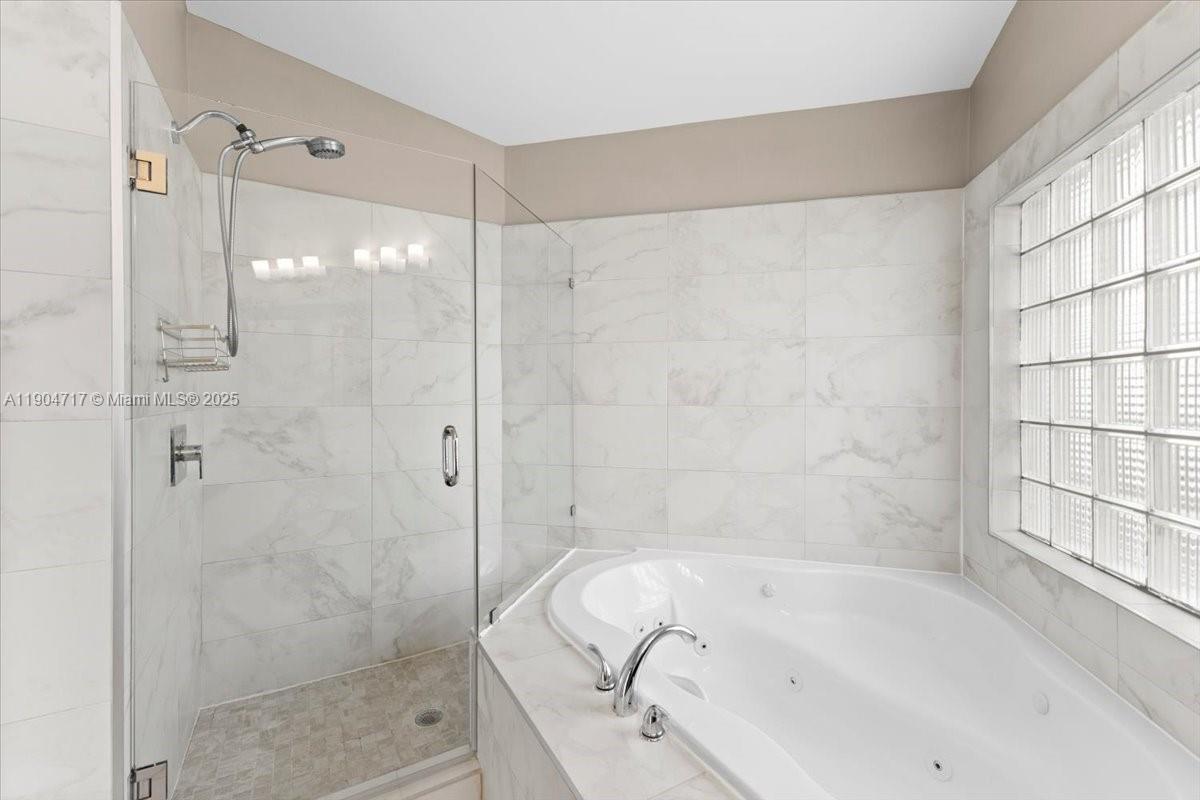 642 Heritage Dr Weston, FL 33326