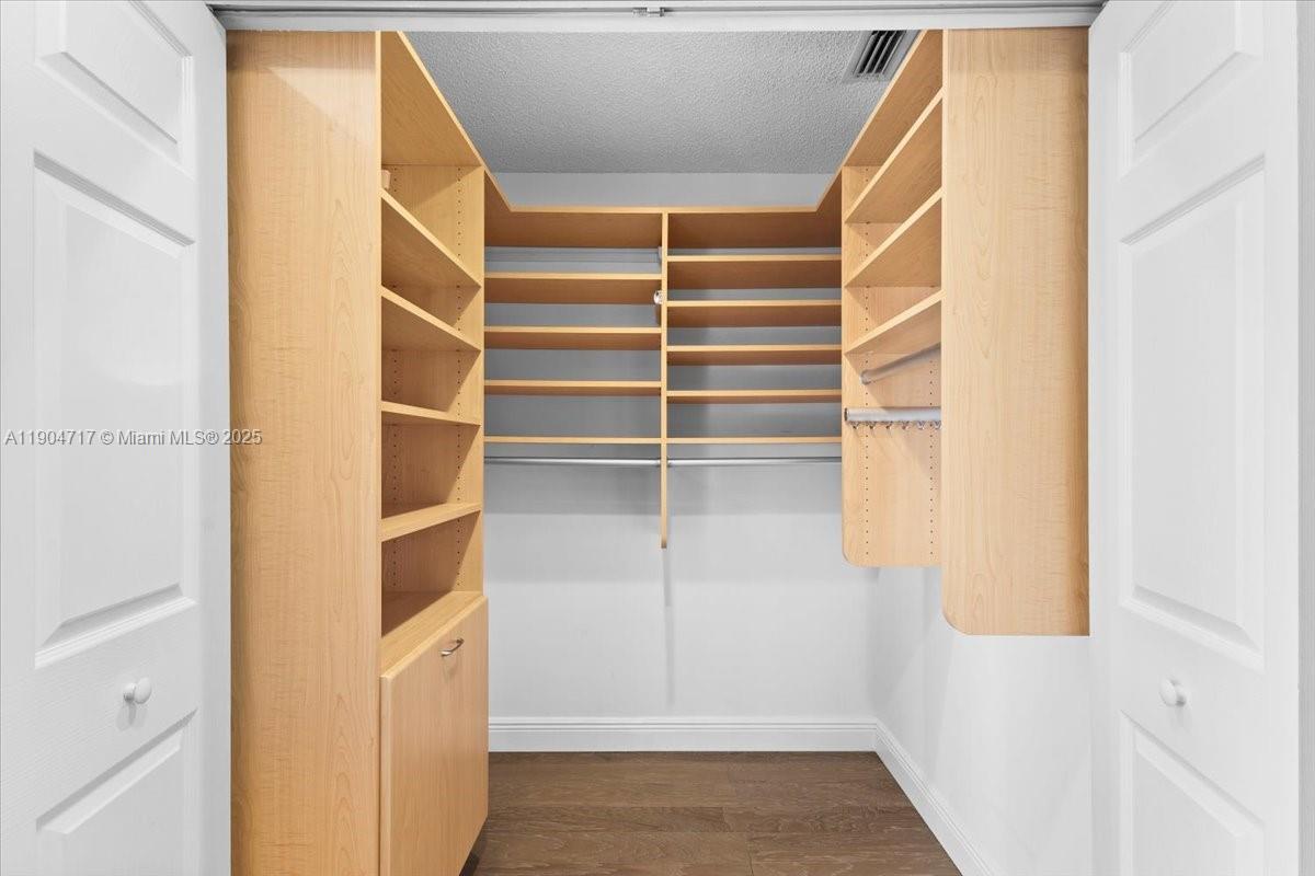 642 Heritage Dr Weston, FL 33326