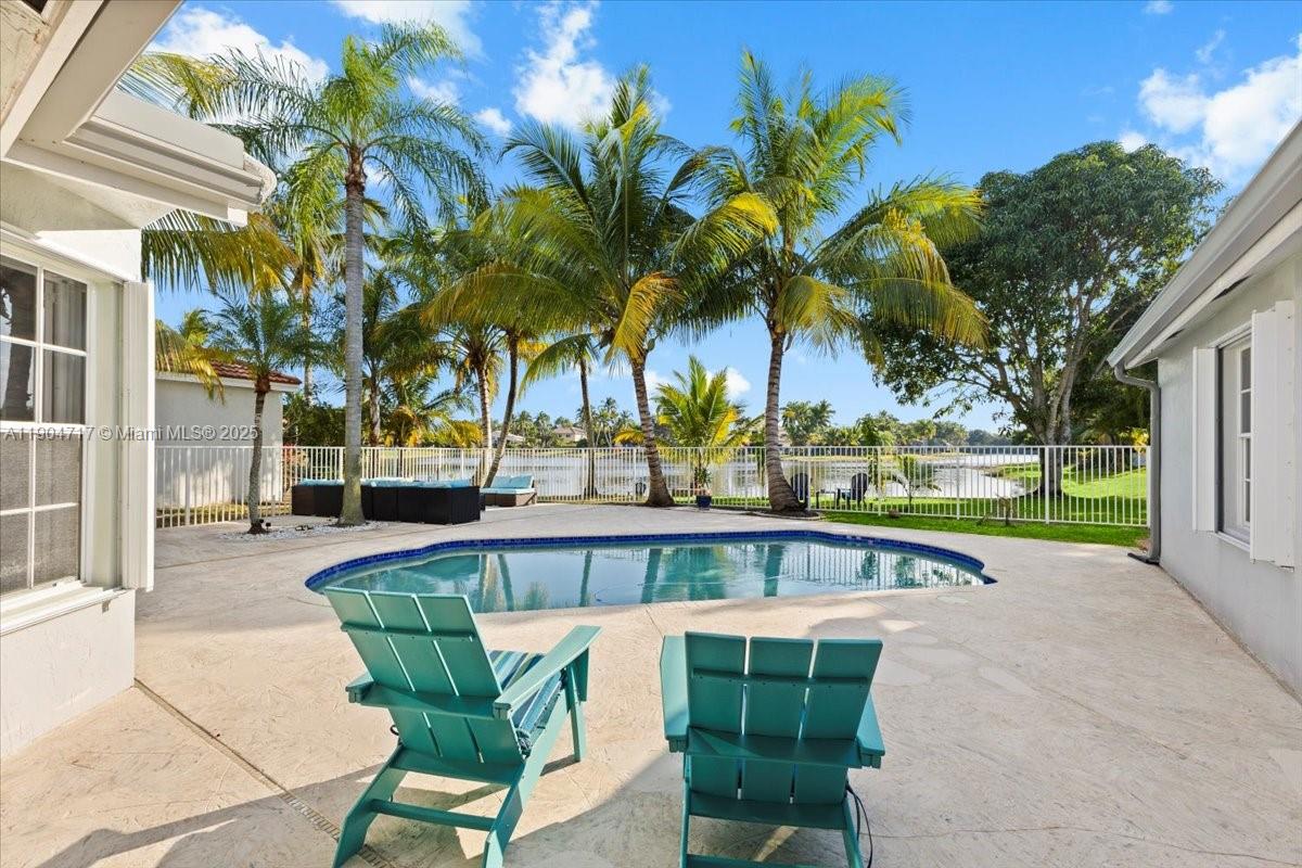 642 Heritage Dr Weston, FL 33326