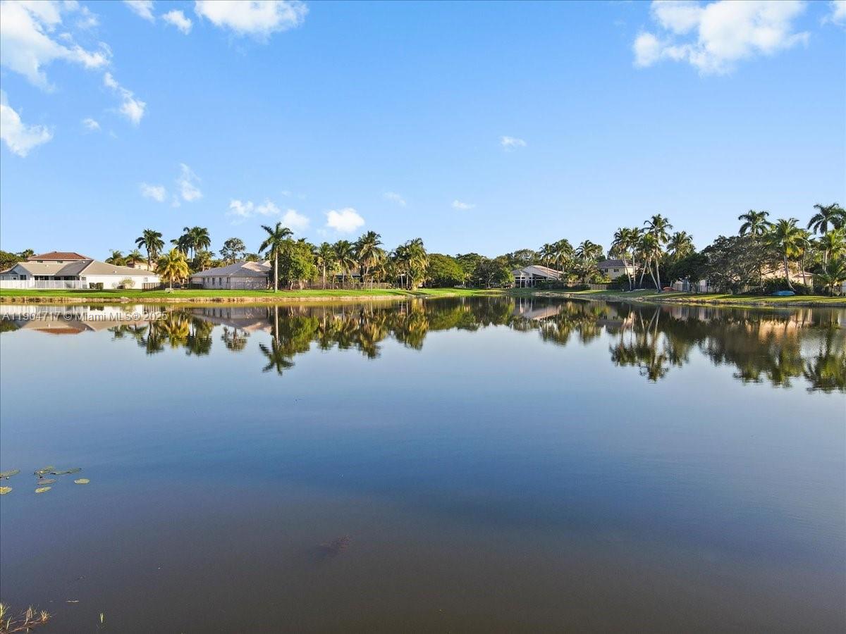 642 Heritage Dr Weston, FL 33326