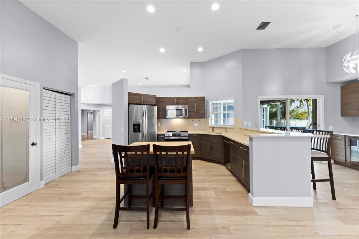 642 Heritage Dr Weston, FL 33326