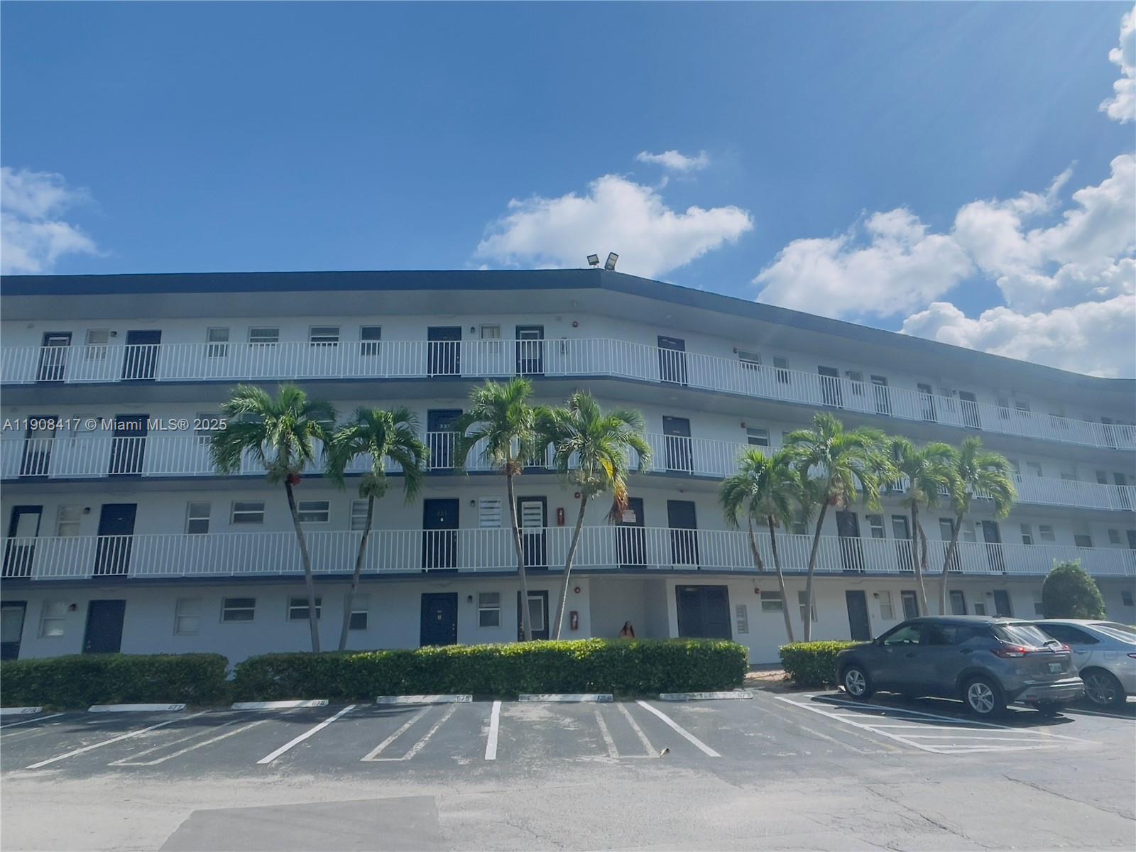 443 NE 195th St #338