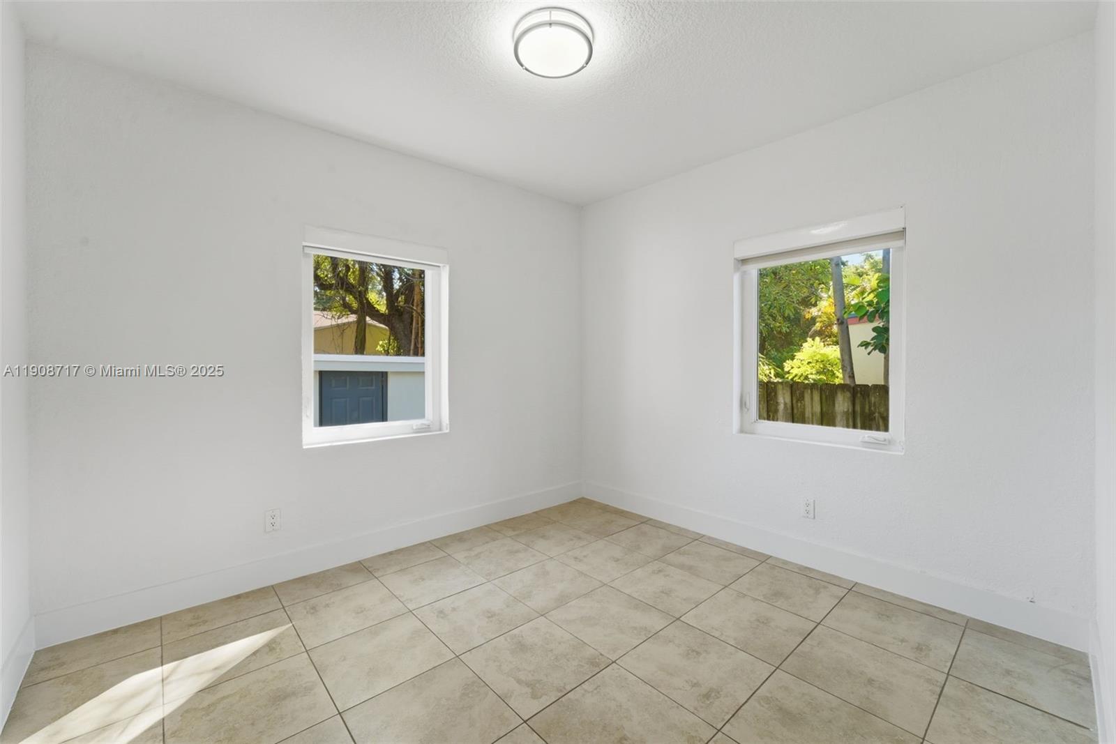 570 NW 49th St Miami, FL 33127