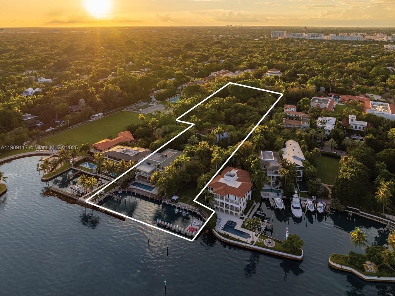 3585 Anchorage Way Miami, FL 33133