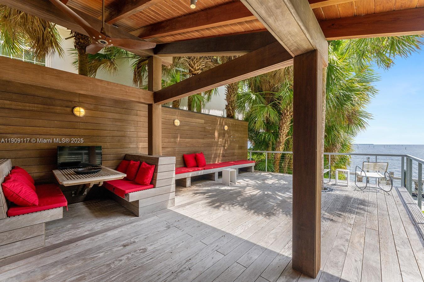 3585 Anchorage Way Miami, FL 33133